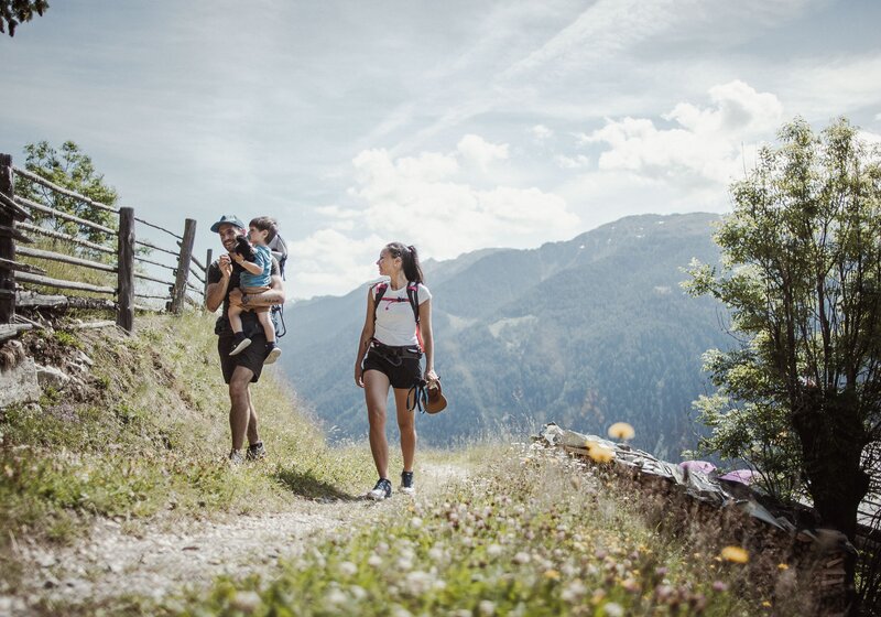 Hiking family | © Kottersteger Manuel - TV Antholzertal