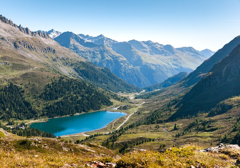 View of the lake, mountain landscape | © Roter Rucksack