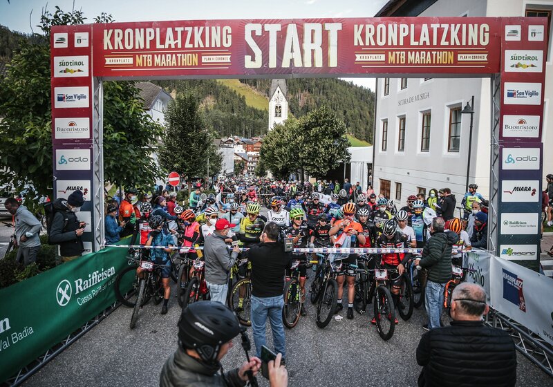 Der Start des Kronplatz King Marathons in St. Vigil. | © Armin Huber